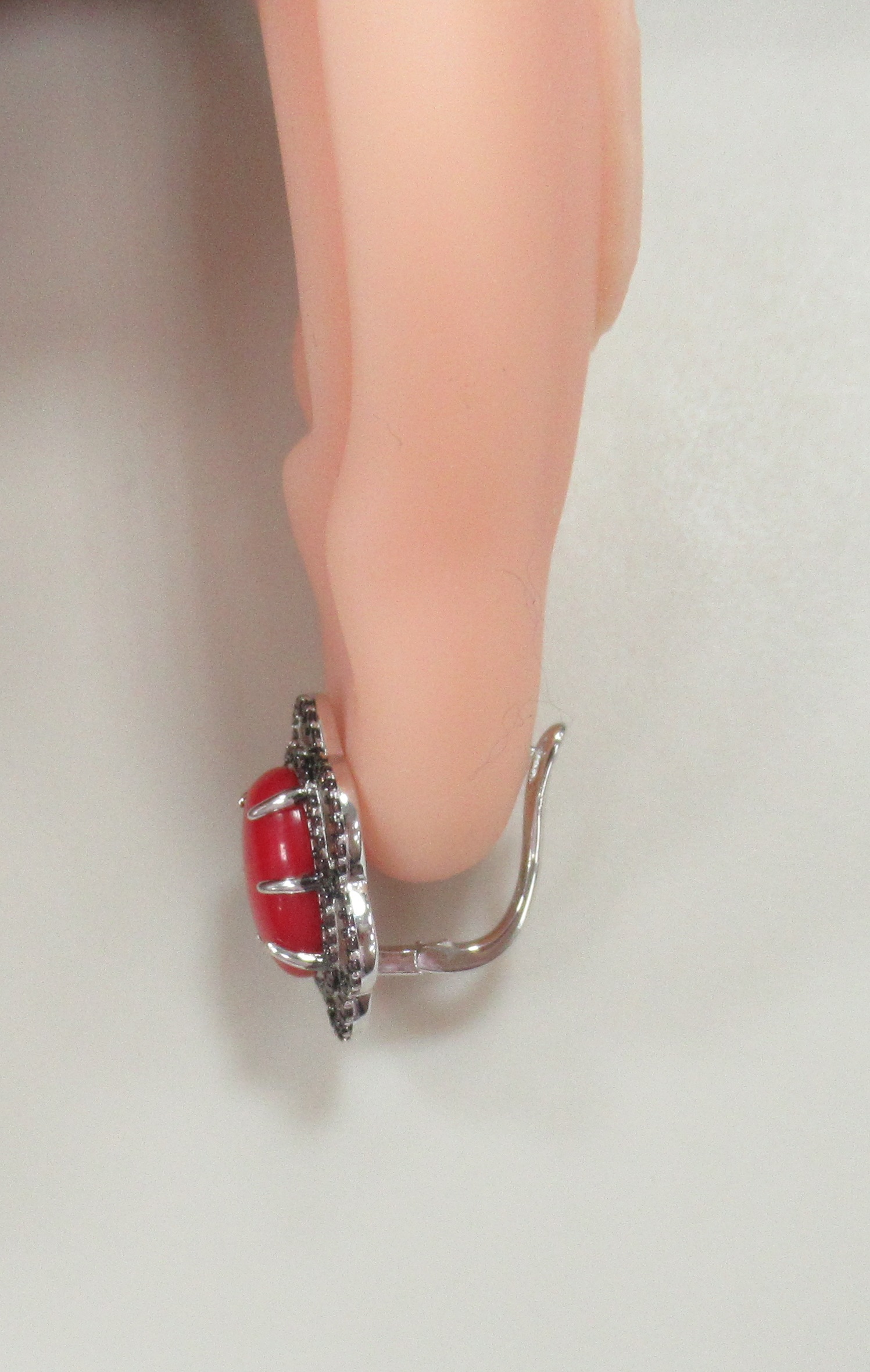 Серебряные серьги с кораллами